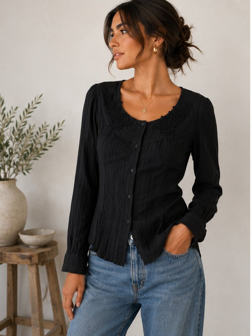 St. John’s Bay Black Button-Up Blouse Women’s Size Large Crinkle Texture